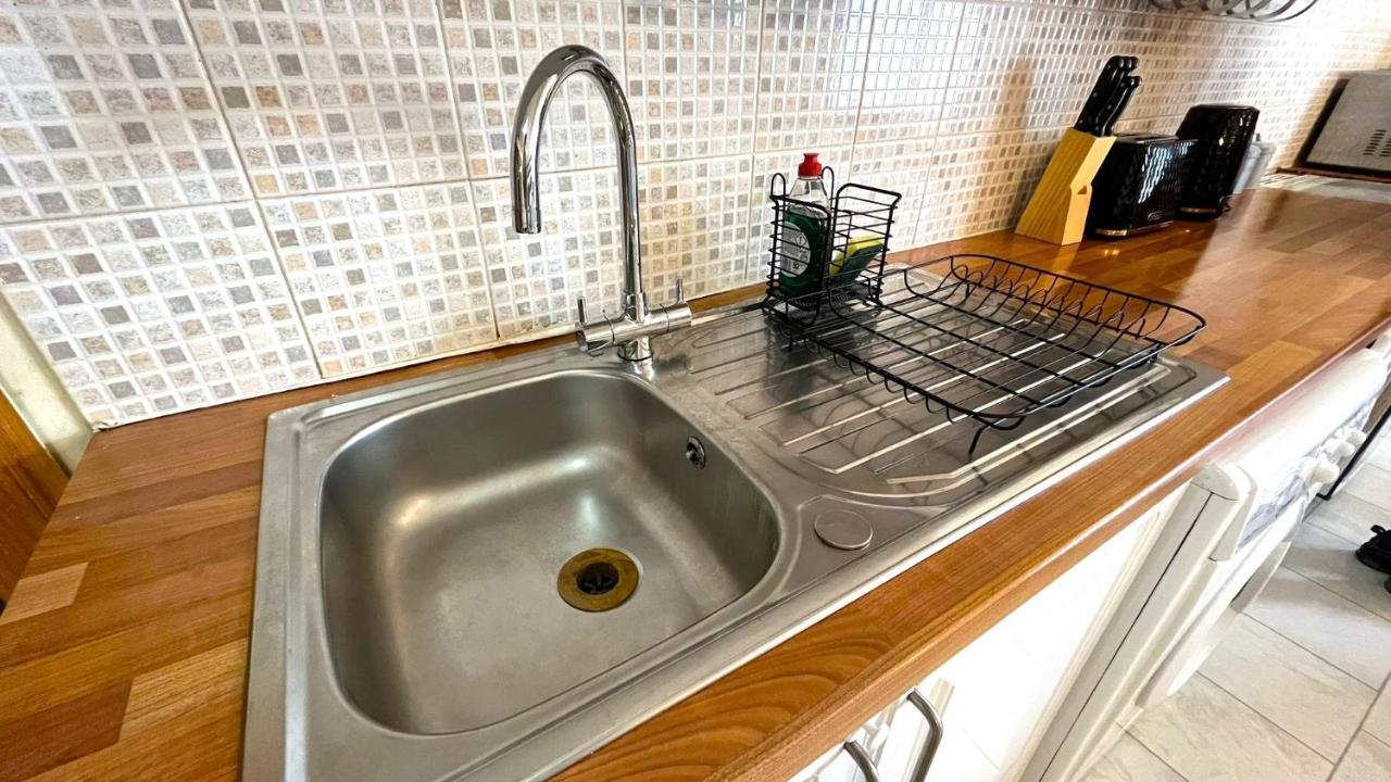 אדינבורו Elegant 2 Bedroom Chalet מראה חיצוני תמונה