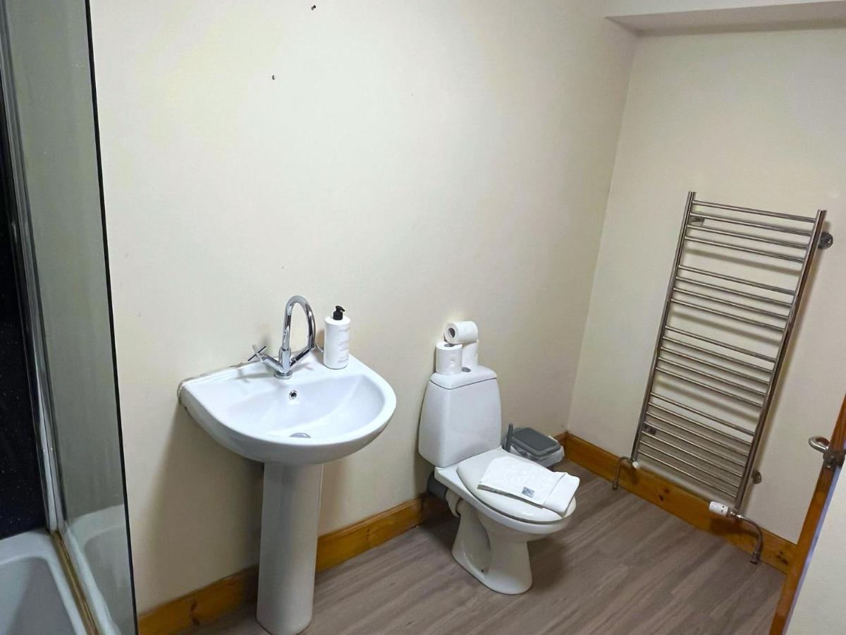 אדינבורו Elegant 2 Bedroom Chalet מראה חיצוני תמונה